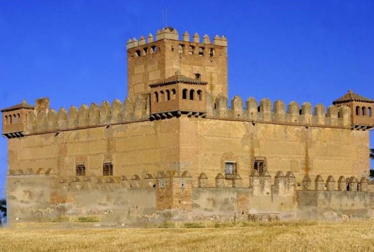 Castle of Narros de Saldueña, Spain